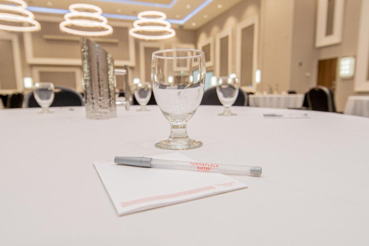 Towneplace Suites By Marriott Brantford And Conference Centre Exteriör bild