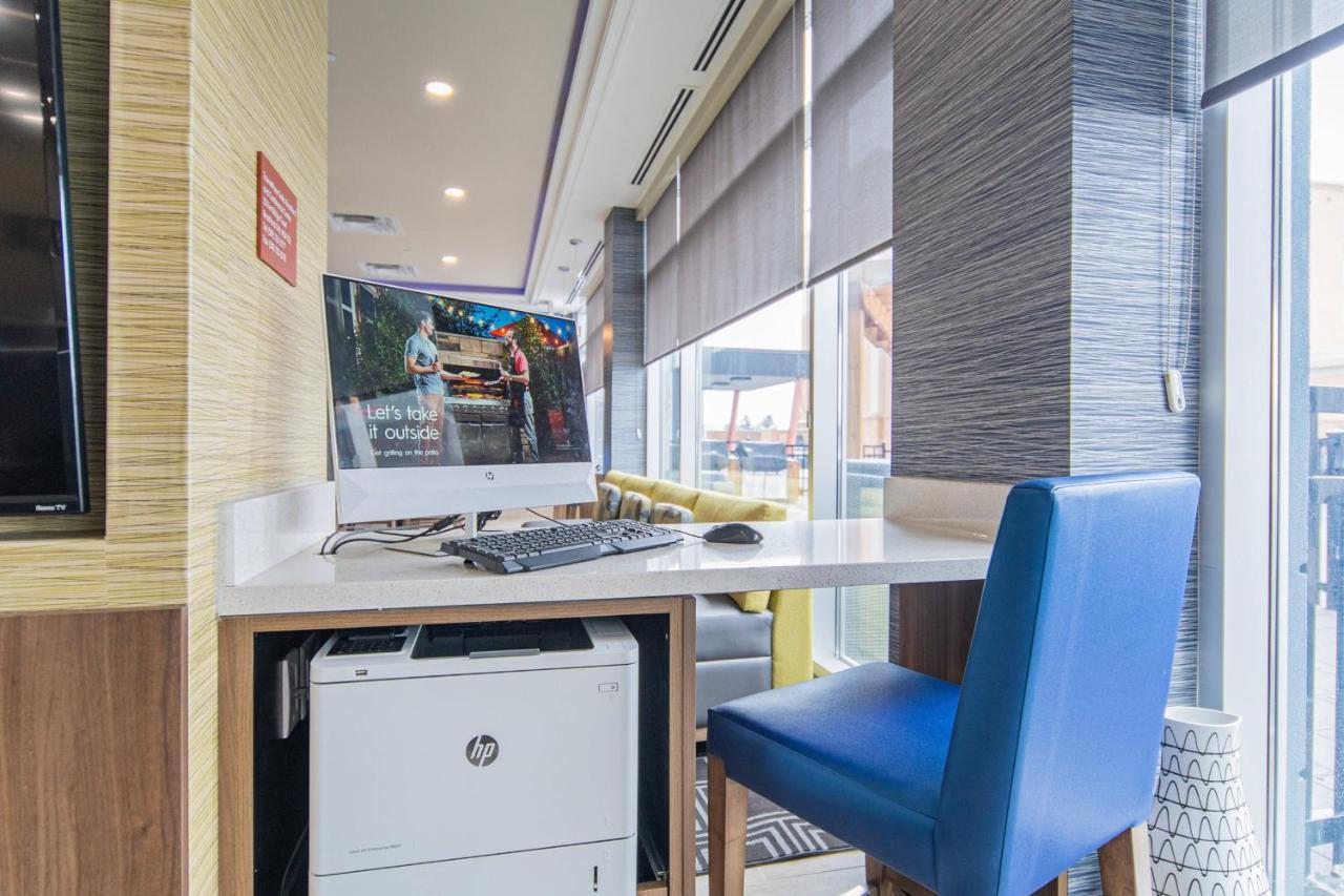 Towneplace Suites By Marriott Brantford And Conference Centre Exteriör bild