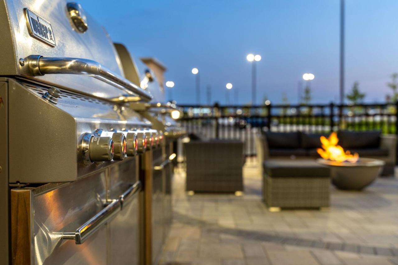Towneplace Suites By Marriott Brantford And Conference Centre Exteriör bild