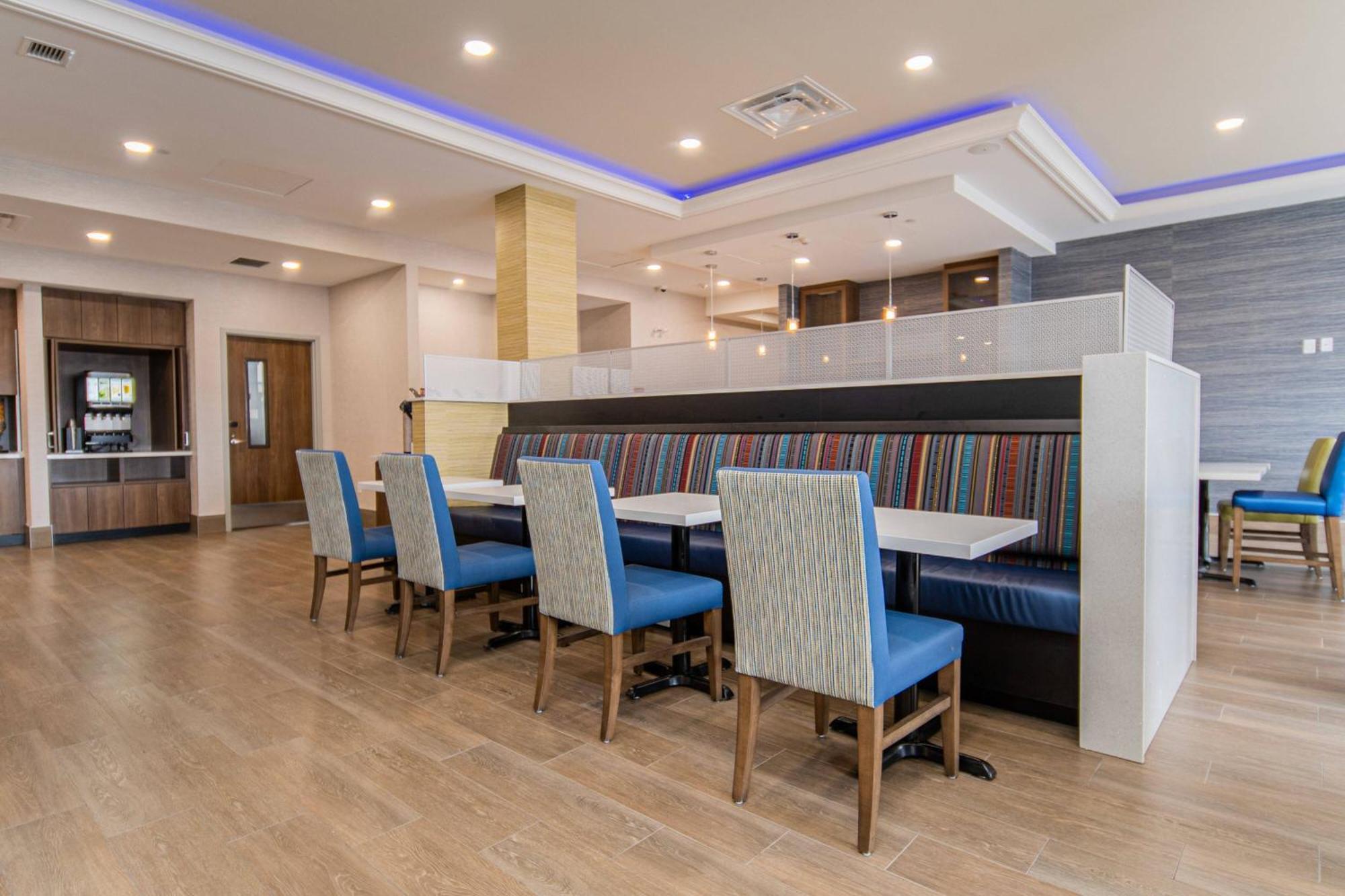 Towneplace Suites By Marriott Brantford And Conference Centre Exteriör bild